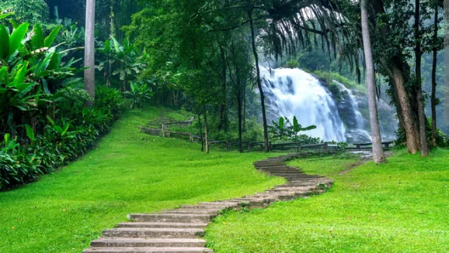 Menyelami Keindahan Curug Cipereu Subang